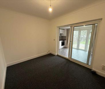 4 bedroom property to rent - Photo 1