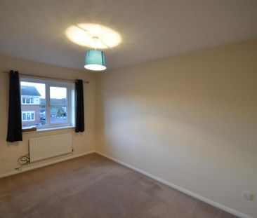 3 bedroom end of terrace house to rent - Photo 3