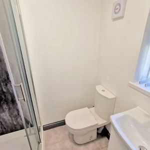 Room in a Shared House, Victoria Court Mews, LS6 - Photo 2