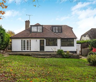 Pine Cottage is a detached family home in Chalfont St Giles, with a... - Photo 5