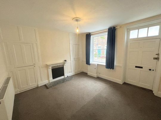 2 bedroom terraced house to rent - Photo 1