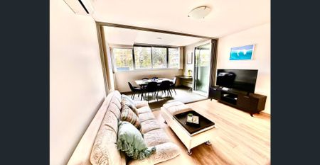 Perfectly positioned, well furnished 2-Bedroom Apartment in the heart of Burwood - Photo 2