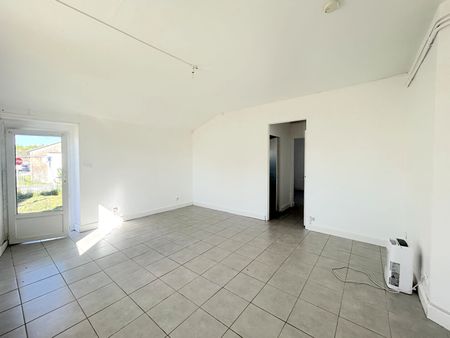 A LOUER MAISON DE TYPE 2 AVEC JARDIN - SECTEUR PUGNAC - Photo 5