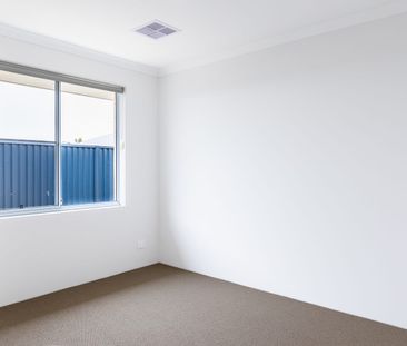 Spacious 4-Bedroom Home in a Dual key house with Natural Light and ... - Photo 6