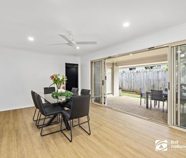 BEAUTIFUL MODERN 4 BEDROOM FAMILY HOME IN CLEVELAND - Photo 3