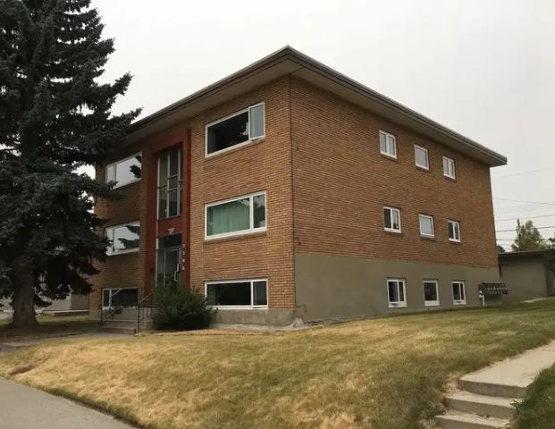 Banff Trail - Second Floor Suite (in a 6-plex with a south view) | 5 - 2208 20 Avenue Northwest, Calgary - Photo 1