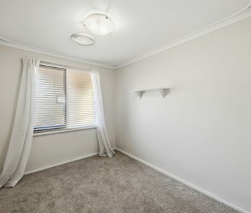 Charming Three Bedroom Home! - Photo 1