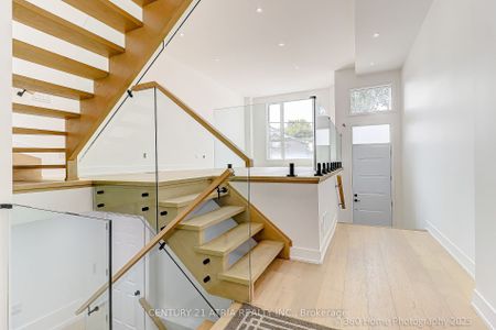 For Lease - 29B Chryessa Avenue, Toronto, Ontario - Photo 2