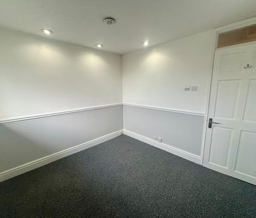 Two Bedroom Flat to rent - Photo 3