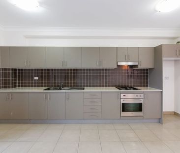 Comfortable Living In Guildford! - Photo 2