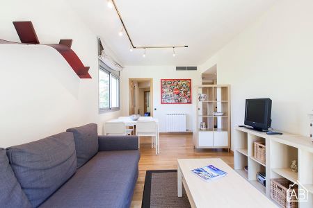 Bright 1-Bedroom Apartment with Amazing Pool in Vila Olímpica - Photo 2