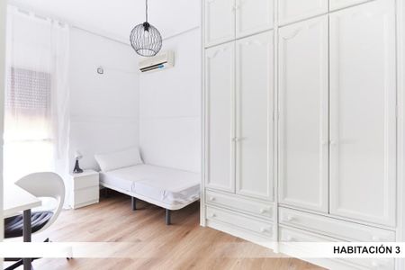 Calle Juan de Ledesma, Sevilla, Andalusia 41006 - Photo 5