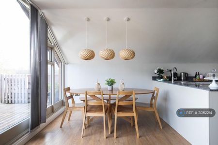 2 bedroom maisonette to rent - Photo 5