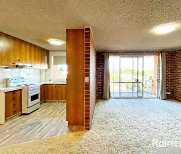 Walking distance to town centre - 2 bedroom unit including water - Photo 4