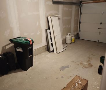 For Lease - 27 Wagon Lane, Barrie, Ontario - Photo 3