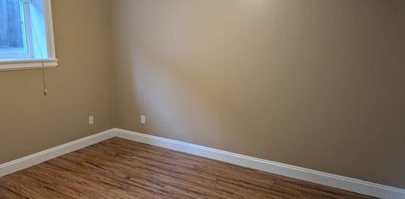 2 bedroom basement for rent 127a street 93 ave - Photo 2