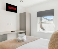 1 bedroom (within a 6-bed student cluster apartment), all en-suite ... - Photo 3