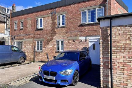 4 bedroom maisonette to rent - Photo 3