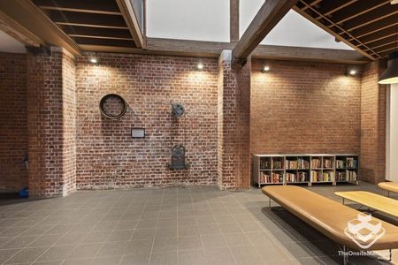 Spacious Teneriffe Woolstore Apartment - Photo 5