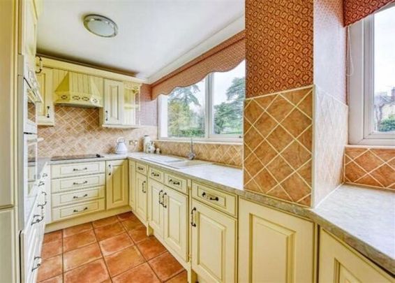 Wightwick Court, Wolverhampton, Wolverhampton, WV6 - Photo 1
