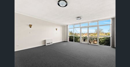 Spacious Family Home in Prime Location - Photo 5