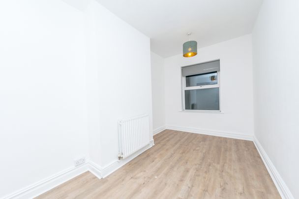 FOUNTAIN STREET MORLEY LEEDS LS27 0PH - Photo 1