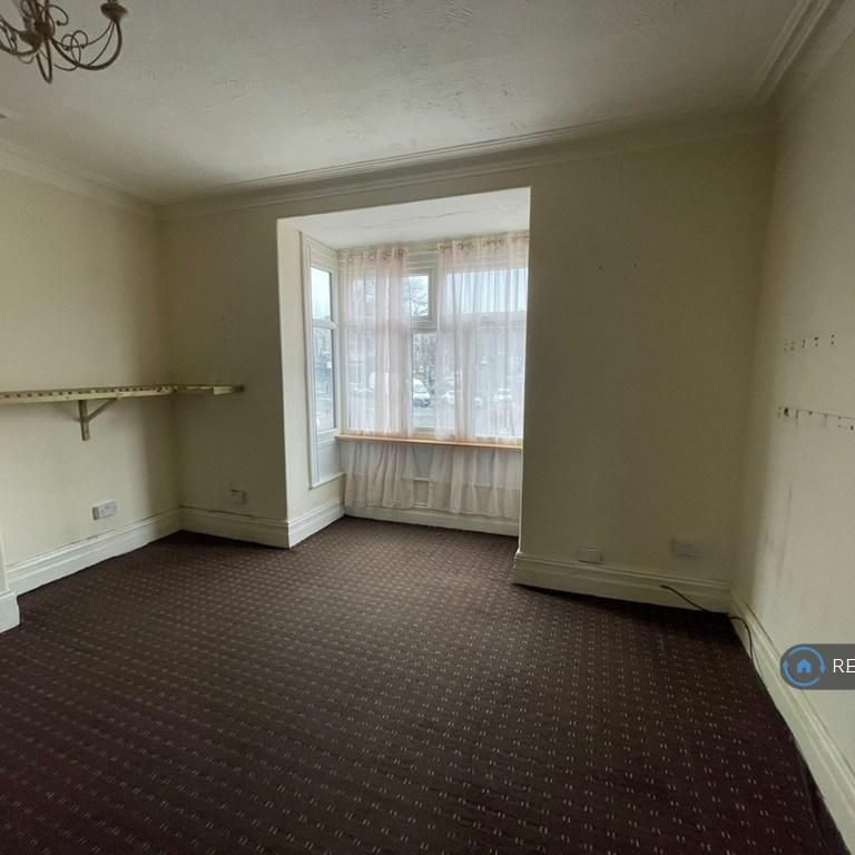 2 bedroom maisonette to rent - Photo 1