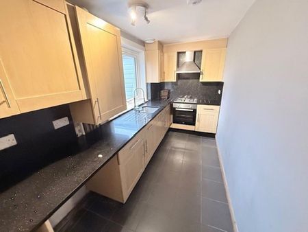 2 bedroom terraced house to rent - Photo 2