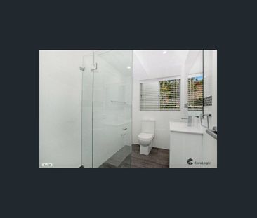 Updated apartment only a stones throw from Narrabeen Lake - Photo 5