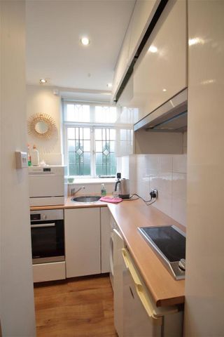 Studio to rent - Photo 4