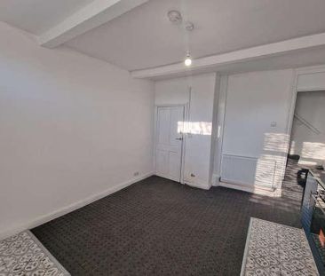 Southfield Lane, Bradford, BD7 - Photo 3