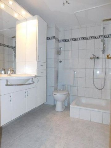 Schöne 2-Zimmerwohnung mit Dusche,2 Balkone und Laminat... - Photo 2