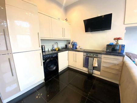 1 bedroom flat to rent - Photo 2