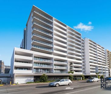 Beautifully Appointed 3 Bedroom Apartment-Mascot Avantra - Photo 1