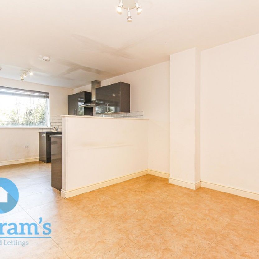 2 bed Apartment for Rent - Photo 1