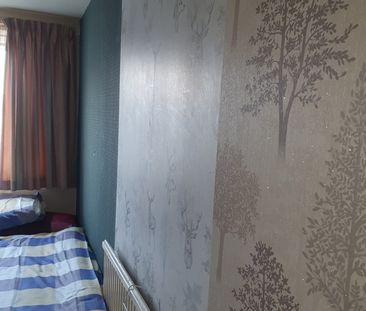 Room in a Shared Flat, Brentford, TW8 - Photo 2