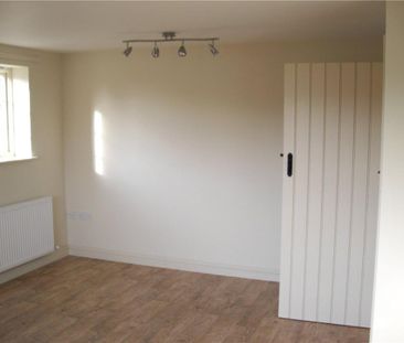 3 bedroom detached house to rent - Photo 2