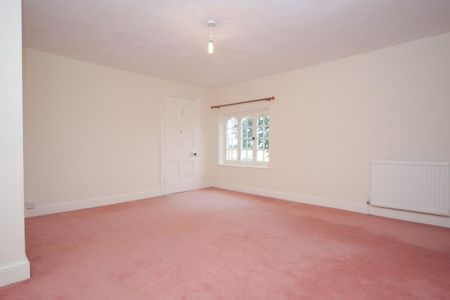 4 bedroom detached house to rent - Photo 5