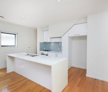 Beautiful Townhouse in Great Location! - Photo 5