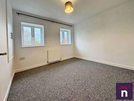 Wessex Court, Warminster, BA12 - Photo 3