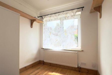 3 bedroom semi-detached house to rent - Photo 4