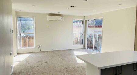 4 Bedroom including 1 En-suite - 2 Bathroom - Photo 2