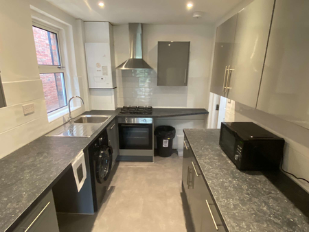 Calvin Road Room 1 - Photo 4