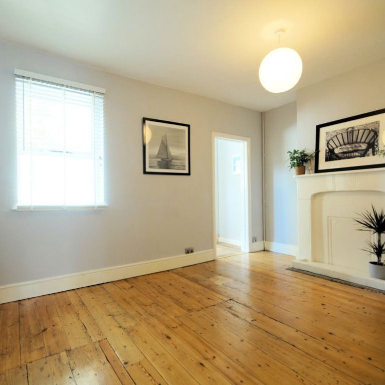 A 2 Bedroom House in Cheltenham GL50 4HS - Photo 1