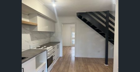 Townhouse at 1/9 Jose Court Para Hills West SA 5094 - Photo 4