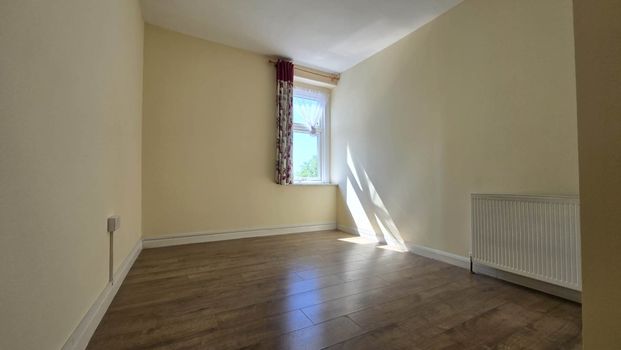 Price £1,700 pcm - Available Now - Part Furnished - Photo 1