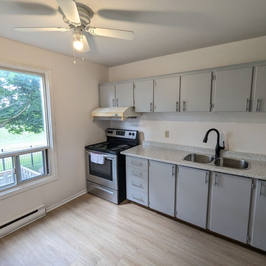 For Lease - 765 Oklahoma Drive Unit# 4, Pickering, Ontario - Photo 1