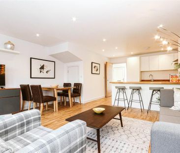 4 bedroom end of terrace house to rent - Photo 4