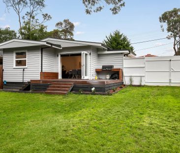 Chic Modern Living in the Frankston High School Zone - Photo 4