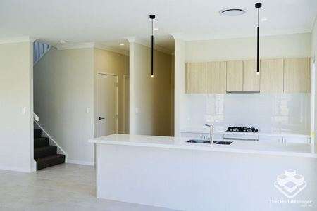 $950pw Lowest among similar 5-Bed 2-Story New Build - Photo 2